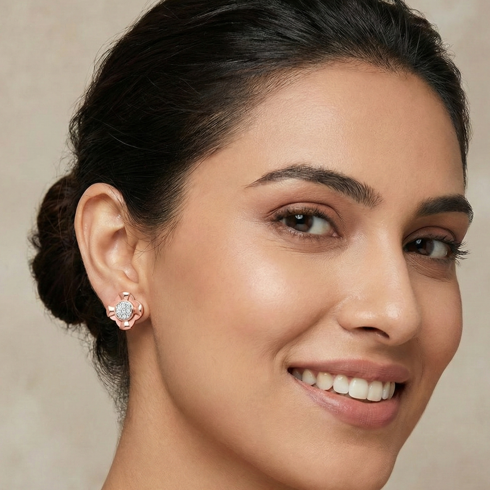 Round Blossom Diamond Gold EarRing